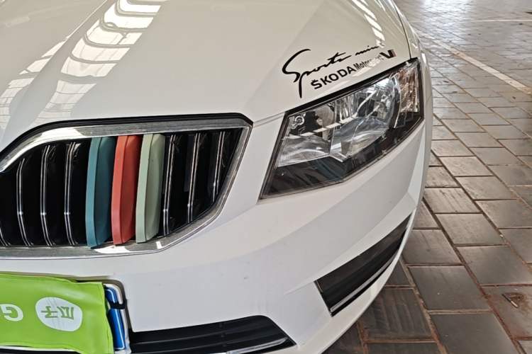 Used Skoda Octavia 2017 1.6L Manual Trend Edition Left Front Headlight