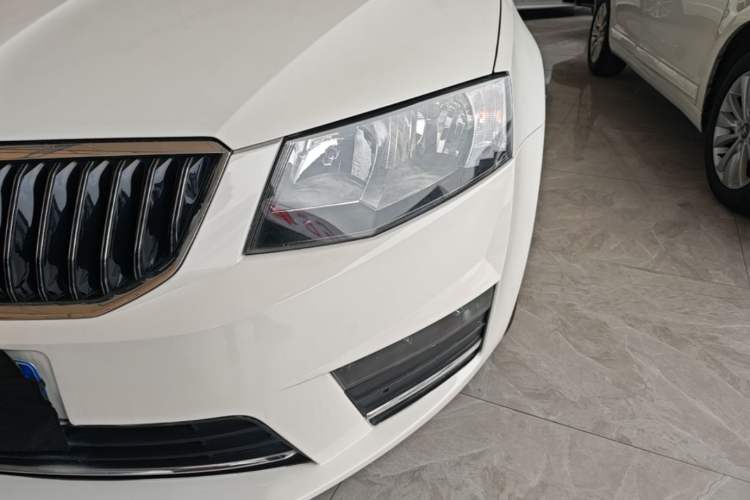 Used Skoda Octavia 2017 1.6L Automatic Chuanxing Edition Left Front Headlight