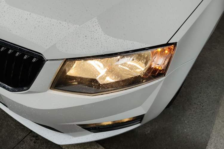 Used Skoda Octavia 2017 TSI280 DSG Smart Drive Edition Left Front Headlight