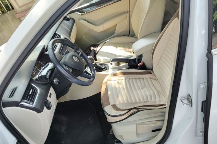 Used Skoda Octavia 2017 TSI280 DSG Smart Drive Edition Left Front Seat