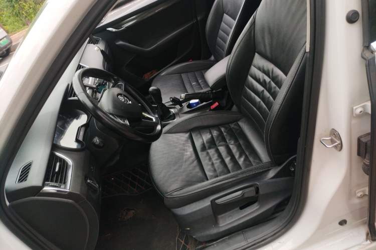 Used Skoda Octavia 2017 1.6L Manual Smart Drive Edition Left Front Seat