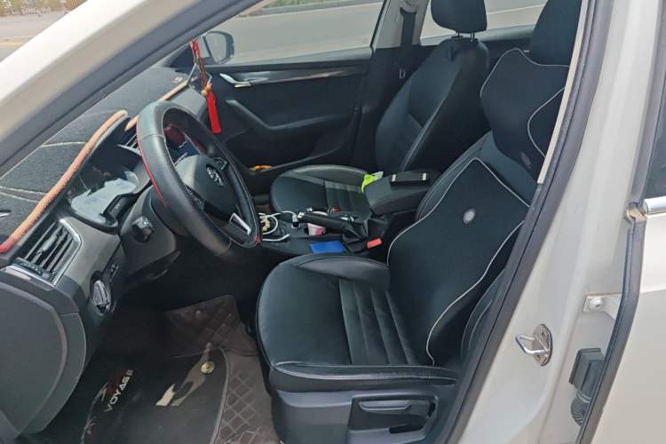 Used Skoda Octavia 2017 TSI280 DSG Smart Drive Edition Left Front Seat