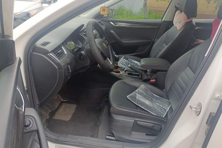 Used Skoda Octavia 2017 1.6L Manual Smart Drive Edition Left Front Seat
