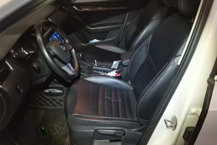 Used Skoda Octavia 2017 1.6L Automatic Smart Drive Edition Left Front Seat
