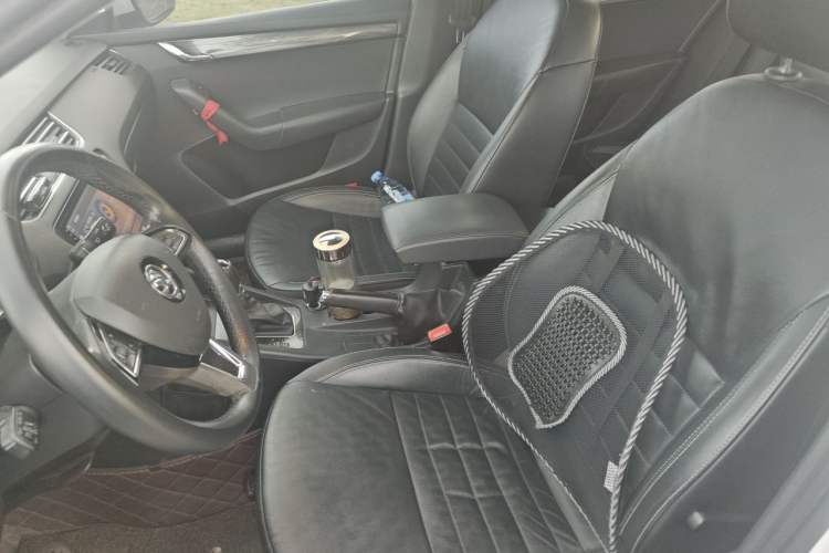 Used Skoda Octavia 2017 1.6L Automatic Smart Drive Edition Left Front Seat