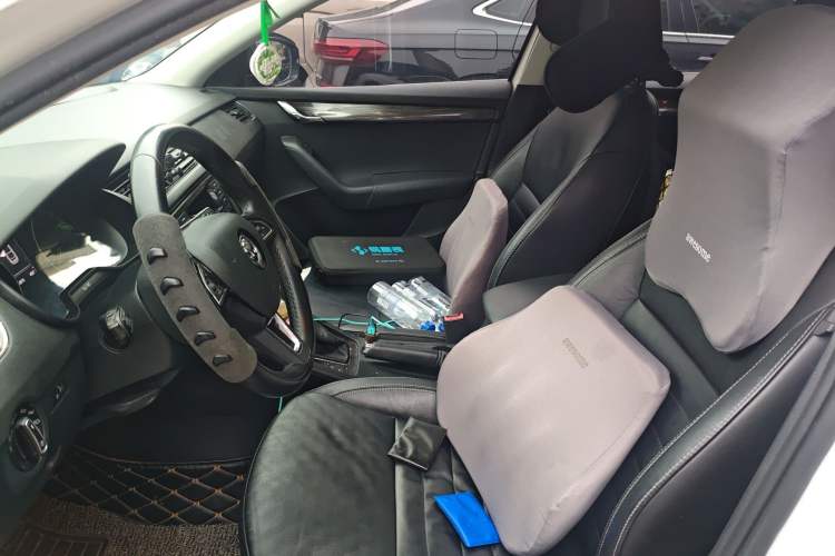 Used Skoda Octavia 2017 1.6L Automatic Smart Drive Edition Left Front Seat
