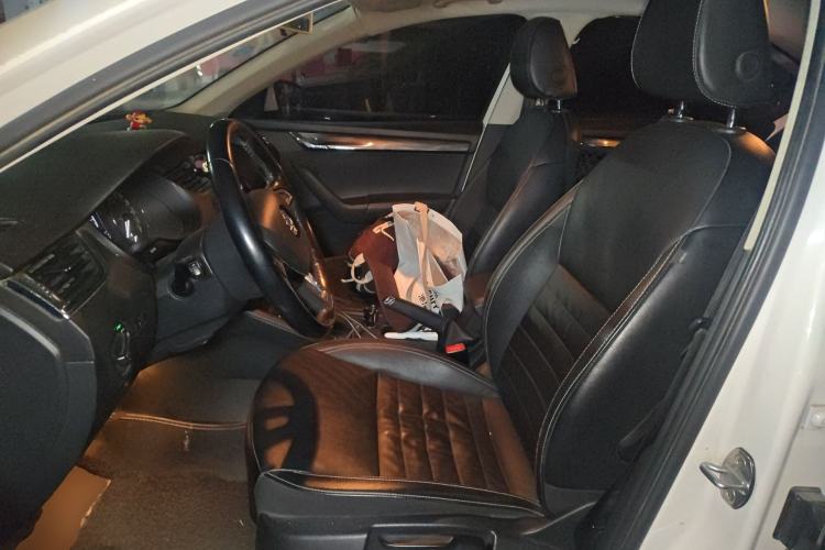 Used Skoda Octavia 2017 1.6L Automatic Smart Drive Edition Left Front Seat