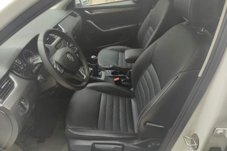 Used Skoda Octavia 2017 1.6L Manual Smart Drive Edition Left Front Seat