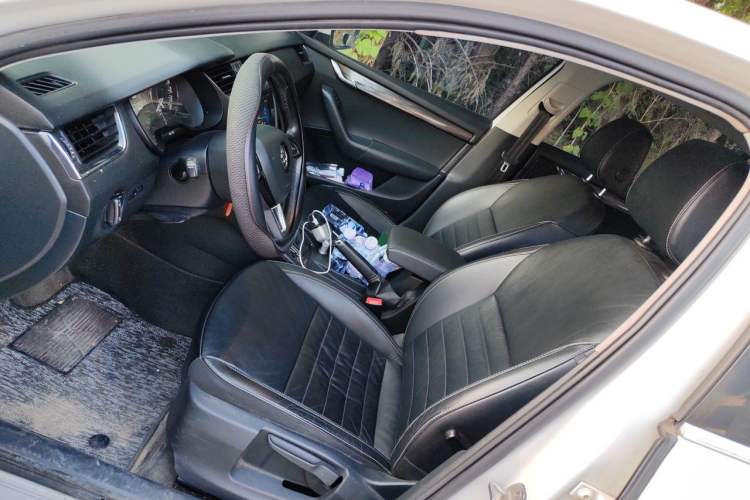 Used Skoda Octavia 2017 1.6L Automatic Smart Drive Edition Left Front Seat