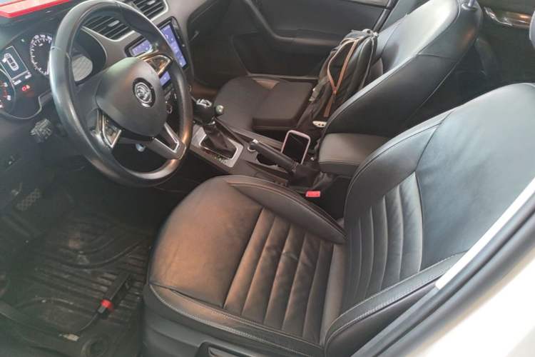 Used Skoda Octavia 2017 1.6L Automatic Smart Drive Edition Left Front Seat