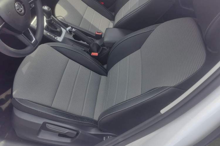 Used Skoda Octavia 2017 1.6L Automatic Chuanxing Edition Left Front Seat