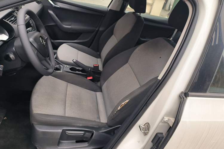 Used Skoda Octavia 2017 Classic Model 1.6L Automatic Standard Edition Left Front Seat