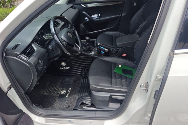 Used Skoda Octavia 2017 1.6L Manual Smart Drive Edition Left Front Seat