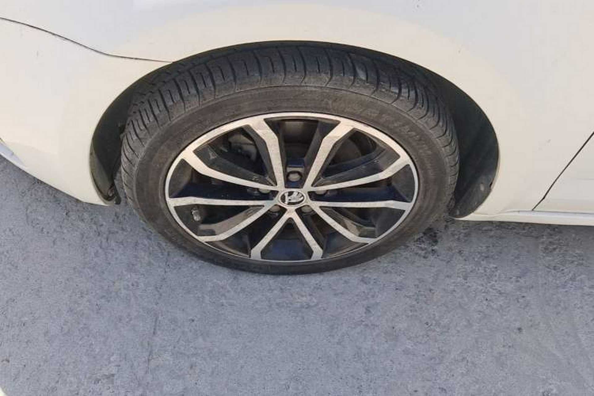 Used Skoda Octavia 2017 TSI280 DSG Smart Drive Edition Left Front Wheel Hub