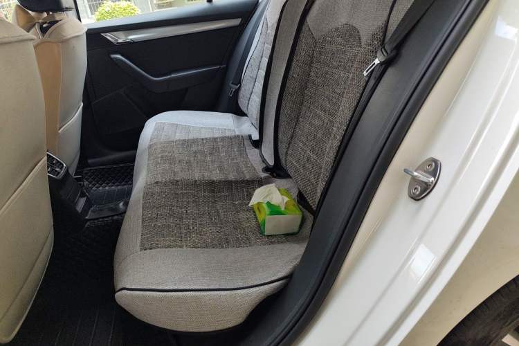 Used Skoda Octavia 2017 1.6L Automatic Chuanxing Edition Left Rear Seat