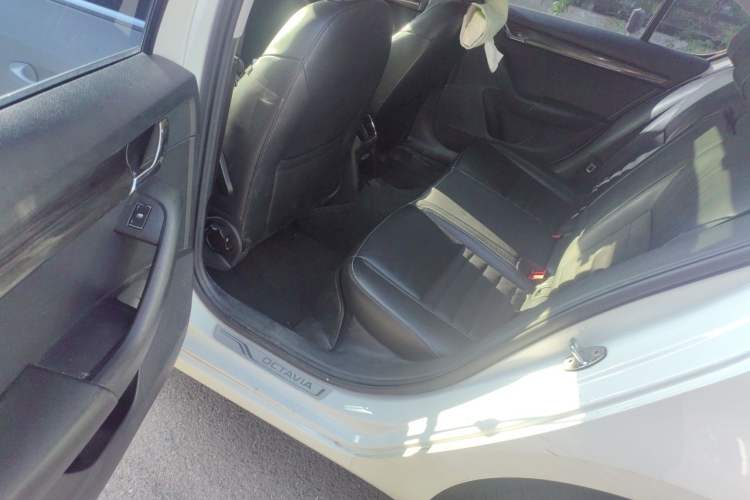 Used Skoda Octavia 2017 1.6L Automatic Smart Drive Edition Left Rear Seat