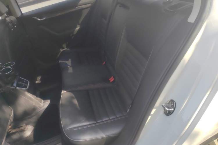 Used Skoda Octavia 2017 1.6L Automatic Smart Drive Edition Left Rear Seat