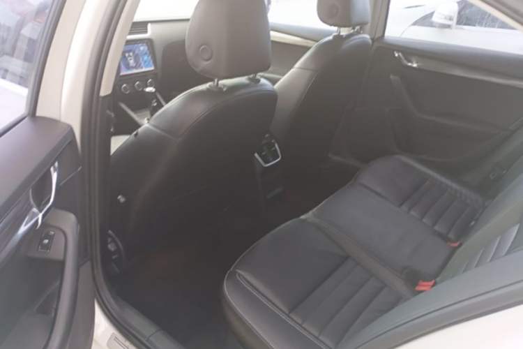 Used Skoda Octavia 2017 1.6L Automatic Smart Drive Edition Left Rear Seat