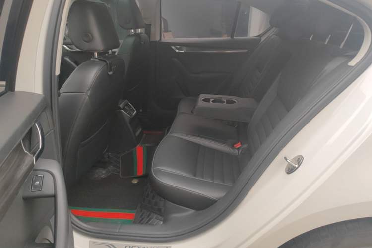 Used Skoda Octavia 2017 1.6L Automatic Smart Drive Edition Left Rear Seat
