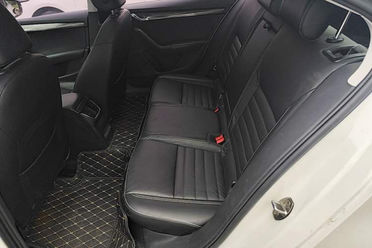 Used Skoda Octavia 2017 1.6L Automatic Smart Drive Edition Left Rear Seat