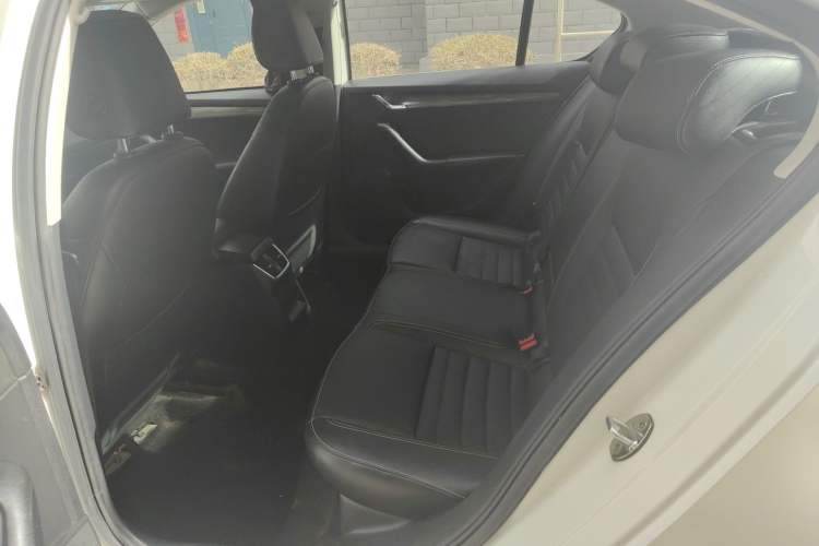 Used Skoda Octavia 2017 1.6L Manual Smart Drive Edition Left Rear Seat