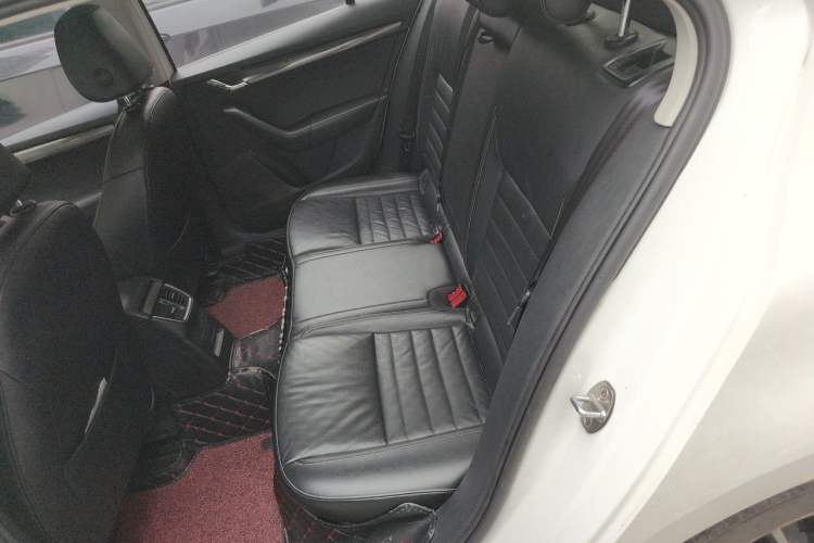 Used Skoda Octavia 2017 TSI280 DSG Smart Drive Edition Left Rear Seat