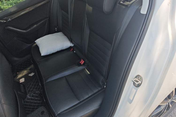 Used Skoda Octavia 2017 1.6L Automatic Smart Drive Edition Left Rear Seat