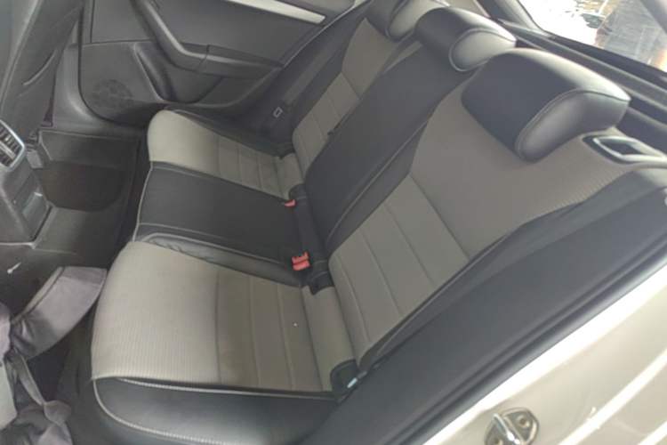 Used Skoda Octavia 2017 1.6L Automatic Chuanxing Edition Left Rear Seat
