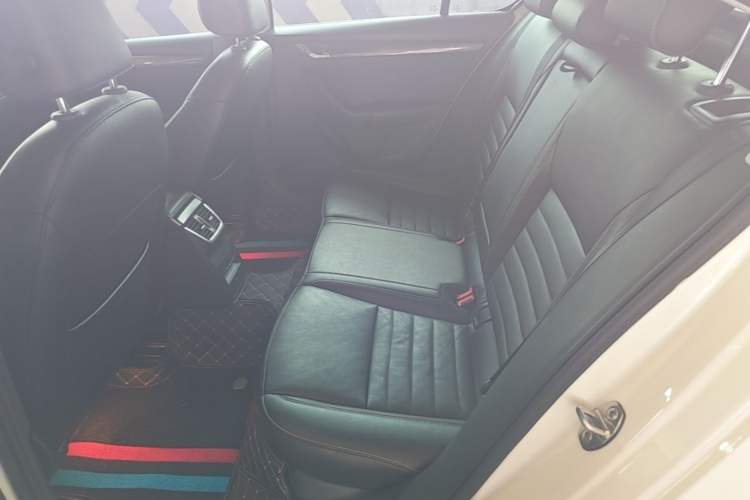 Used Skoda Octavia 2017 TSI280 DSG Smart Drive Edition Left Rear Seat