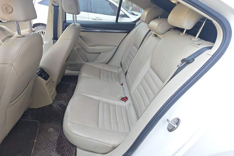 Used Skoda Octavia 2017 1.6L Automatic Smart Drive Edition Left Rear Seat
