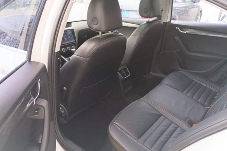 Used Skoda Octavia 2017 1.6L Automatic Smart Drive Edition Left Rear Seat