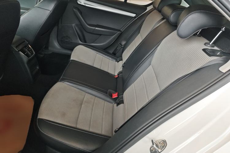 Used Skoda Octavia 2017 1.6L Automatic Chuanxing Edition Left Rear Seat