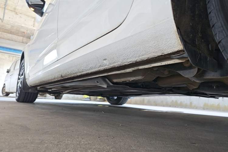 Used Skoda Octavia 2017 TSI280 DSG Smart Drive Edition Left Side Sill