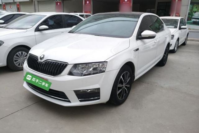 Ojetý Skoda Octavia 2017 1.6L Automatic Smart Drive Edition