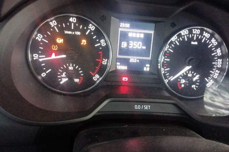 Used Skoda Octavia 2017 1.6L Manual Smart Drive Edition Odometer Close Up