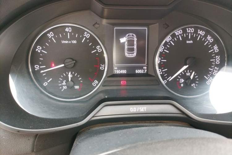 Used Skoda Octavia 2017 1.6L Manual Smart Drive Edition Odometer Close Up