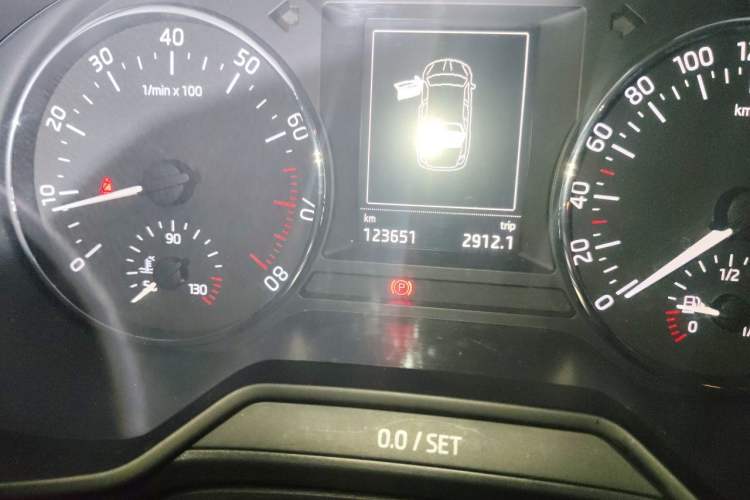 Used Skoda Octavia 2017 1.6L Automatic Smart Drive Edition Odometer Close Up