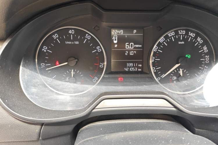 Used Skoda Octavia 2017 Classic Model 1.6L Automatic Comfort Edition Odometer Close Up