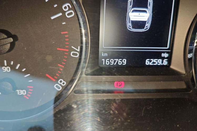 Used Skoda Octavia 2017 1.6L Automatic Smart Drive Edition Odometer Close Up