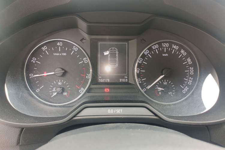 Used Skoda Octavia 2017 1.6L Manual Smart Drive Edition Odometer Close Up