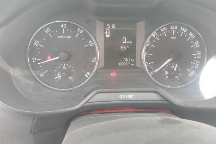 Used Skoda Octavia 2017 1.6L Manual Trend Edition Odometer Close Up