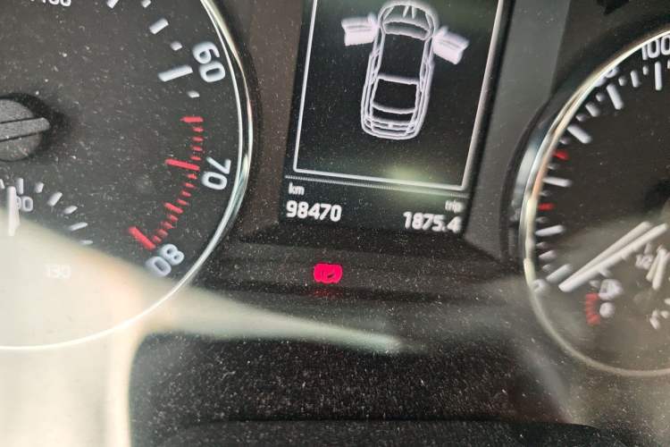 Used Skoda Octavia 2017 1.6L Automatic Smart Drive Edition Odometer Close Up