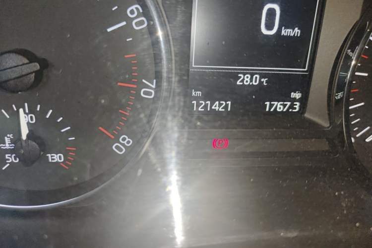 Used Skoda Octavia 2017 1.6L Automatic Smart Drive Edition Odometer Close Up