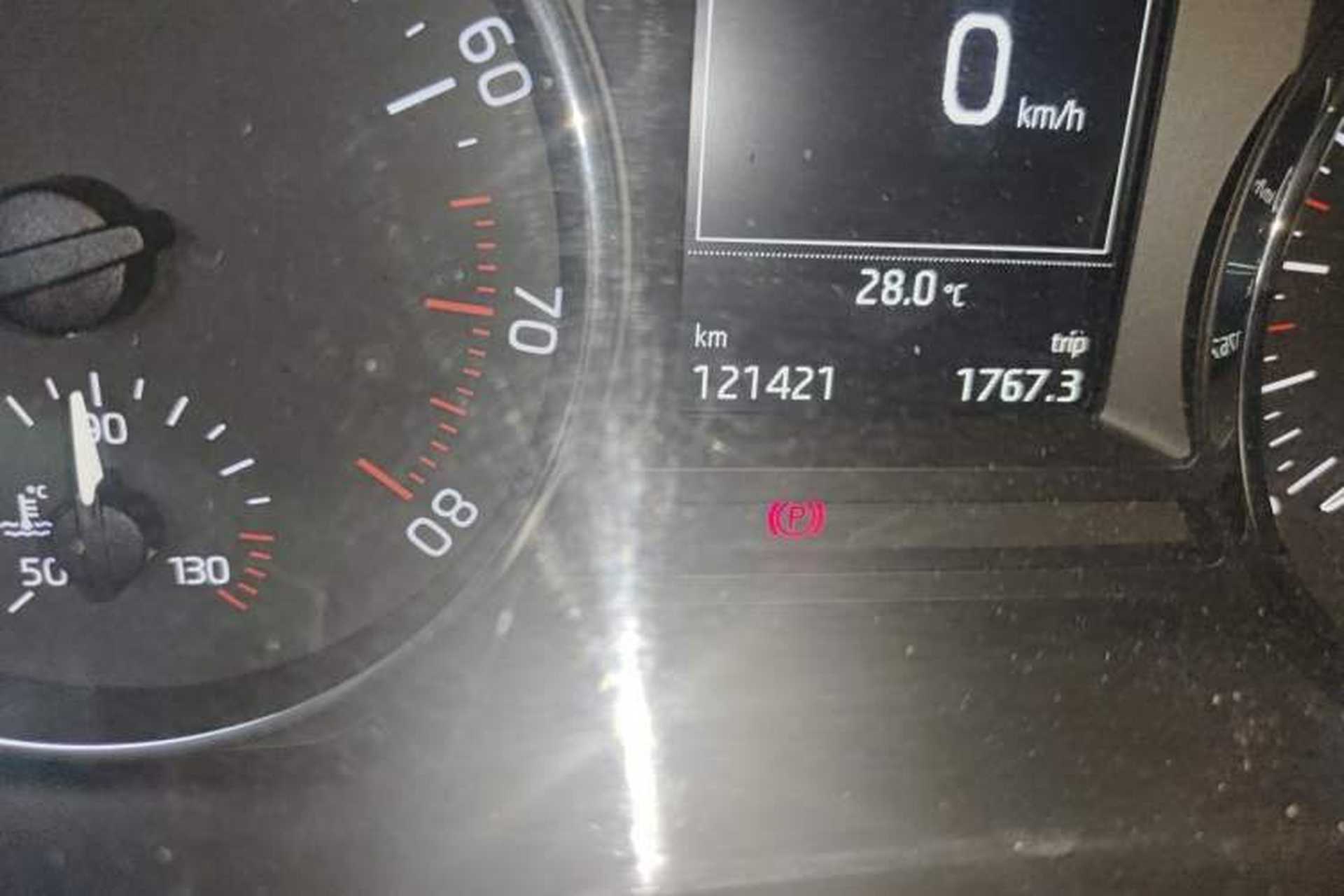 Used Skoda Octavia 2017 1.6L Automatic Smart Drive Edition Odometer Close Up