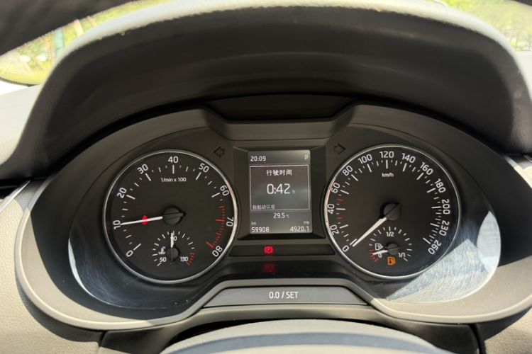 Used Skoda Octavia 2017 1.6L Automatic Smart Drive Edition Odometer Close Up