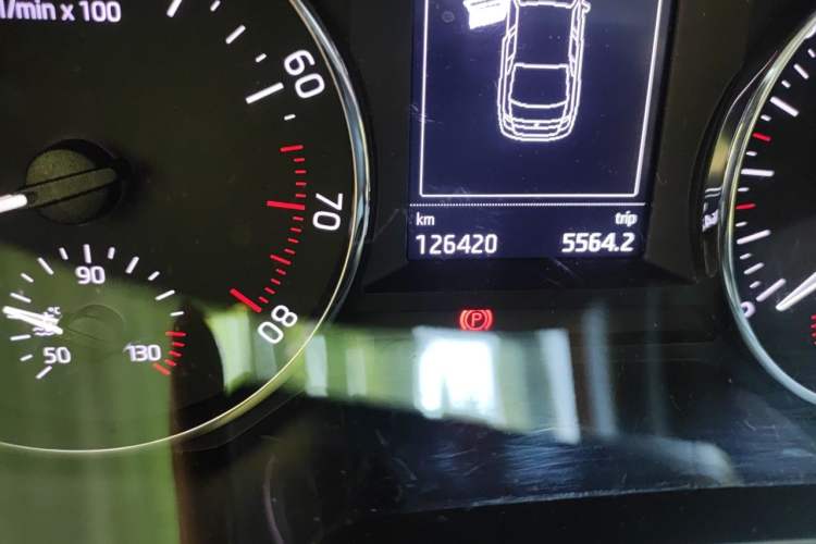 Used Skoda Octavia 2017 1.6L Automatic Smart Drive Edition Odometer Close Up