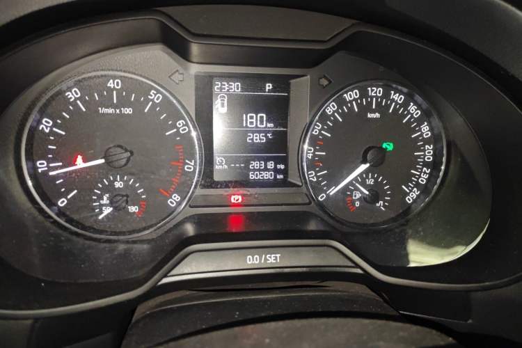 Used Skoda Octavia 2017 1.6L Automatic Front-Wheel Drive Model Odometer Close Up