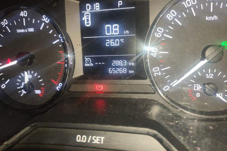 Used Skoda Octavia 2017 1.6L Automatic Chuanxing Edition Odometer Close Up