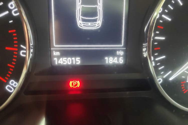 Used Skoda Octavia 2017 1.6L Manual Smart Drive Edition Odometer Close Up