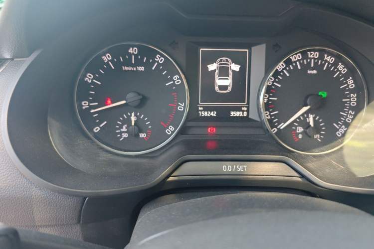 Used Skoda Octavia 2017 1.6L Automatic Smart Drive Edition Odometer Close Up